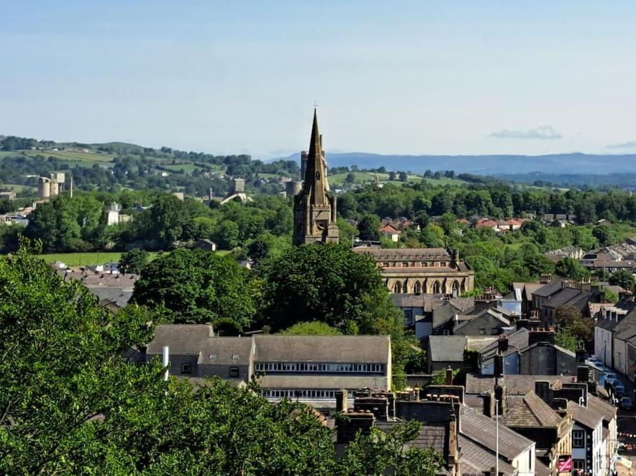 Diddly Squat Lodge With Hot Tub, Pendle View Holiday Park Clitheroe Luaran gambar