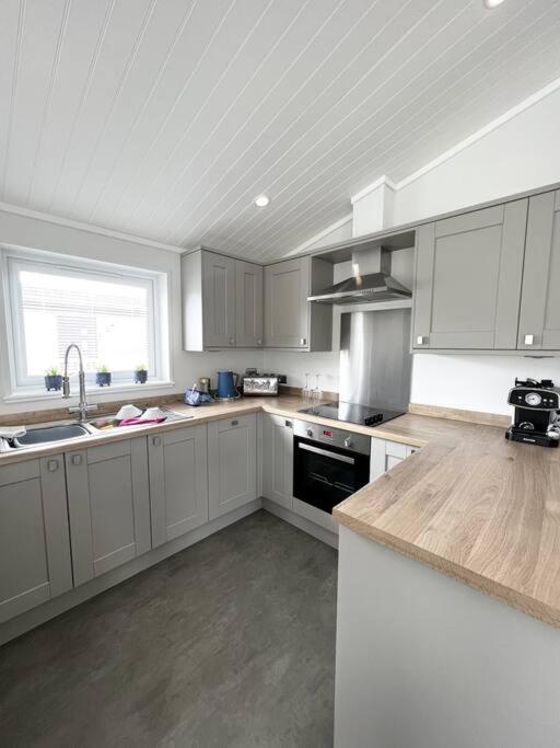 Diddly Squat Lodge With Hot Tub, Pendle View Holiday Park Clitheroe Luaran gambar