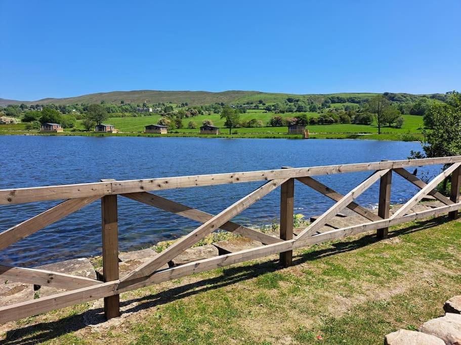Diddly Squat Lodge With Hot Tub, Pendle View Holiday Park Clitheroe Luaran gambar