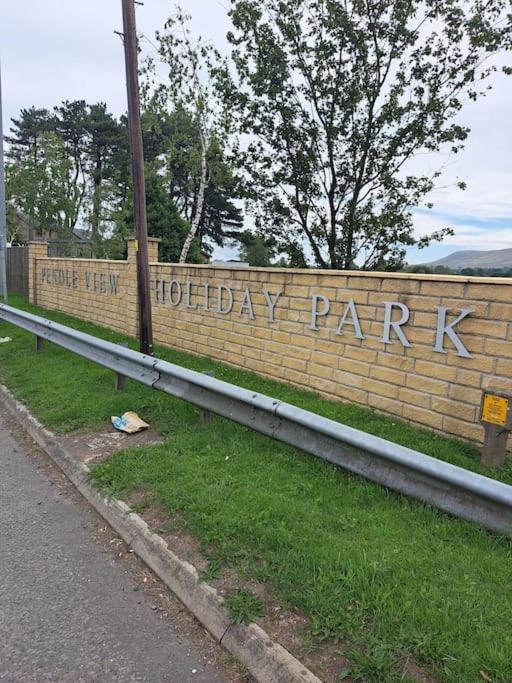 Diddly Squat Lodge With Hot Tub, Pendle View Holiday Park Clitheroe Luaran gambar